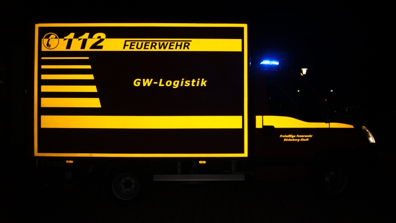 Bild des Gerätewagen Logistik bei Nacht